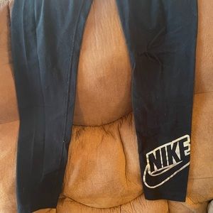 Girls Nike leggings